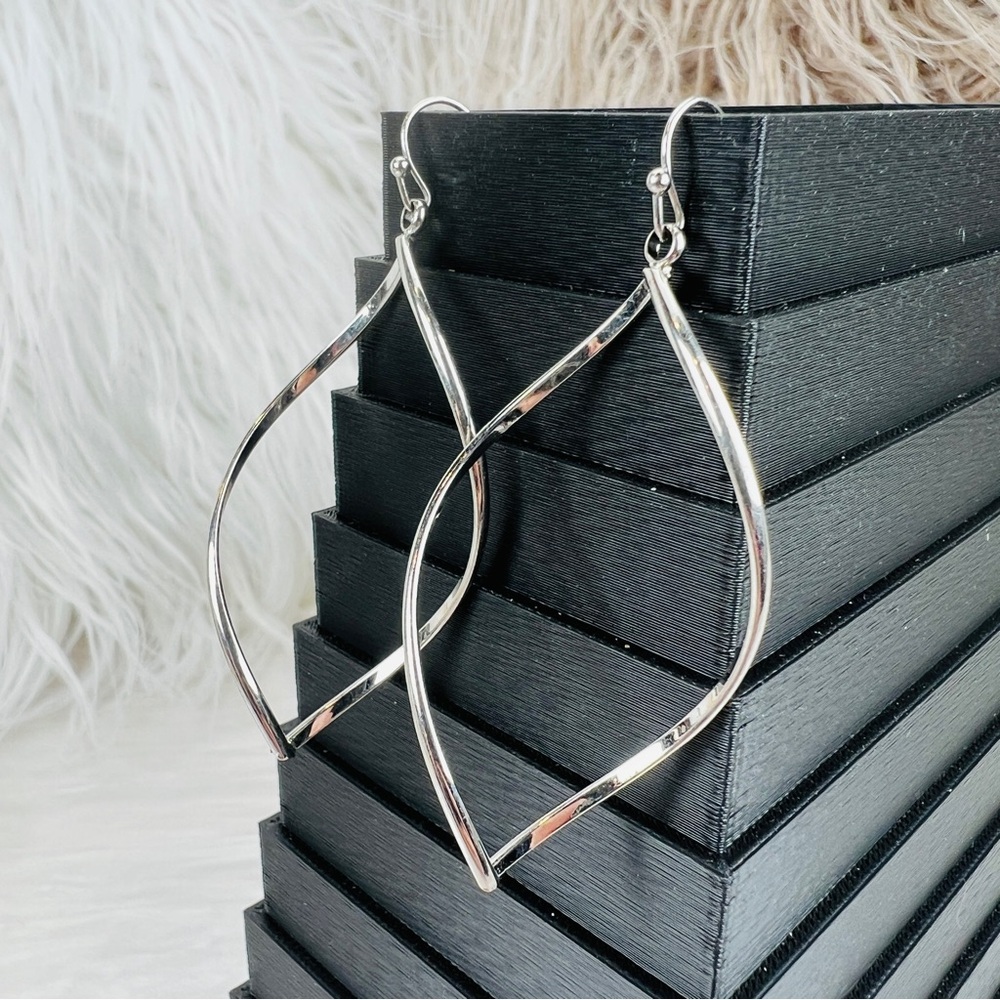 Silvertone Light Weight Pierced Dangle Earrings - image 3